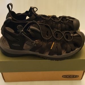 NWT Keen Whisper Closed Toe Sport Sandal Color Black Women size 7.5